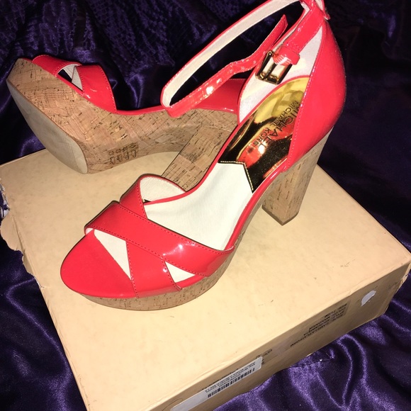 Michael kors platform - Picture 2 of 3